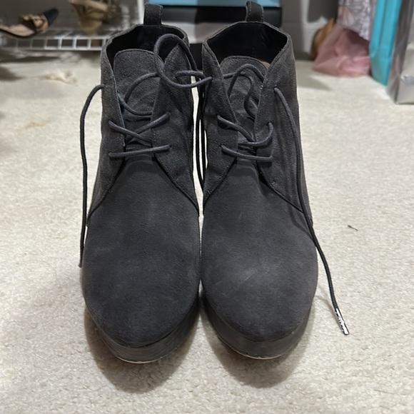 Micheal Kors wedged shoes - Picture 6 of 6